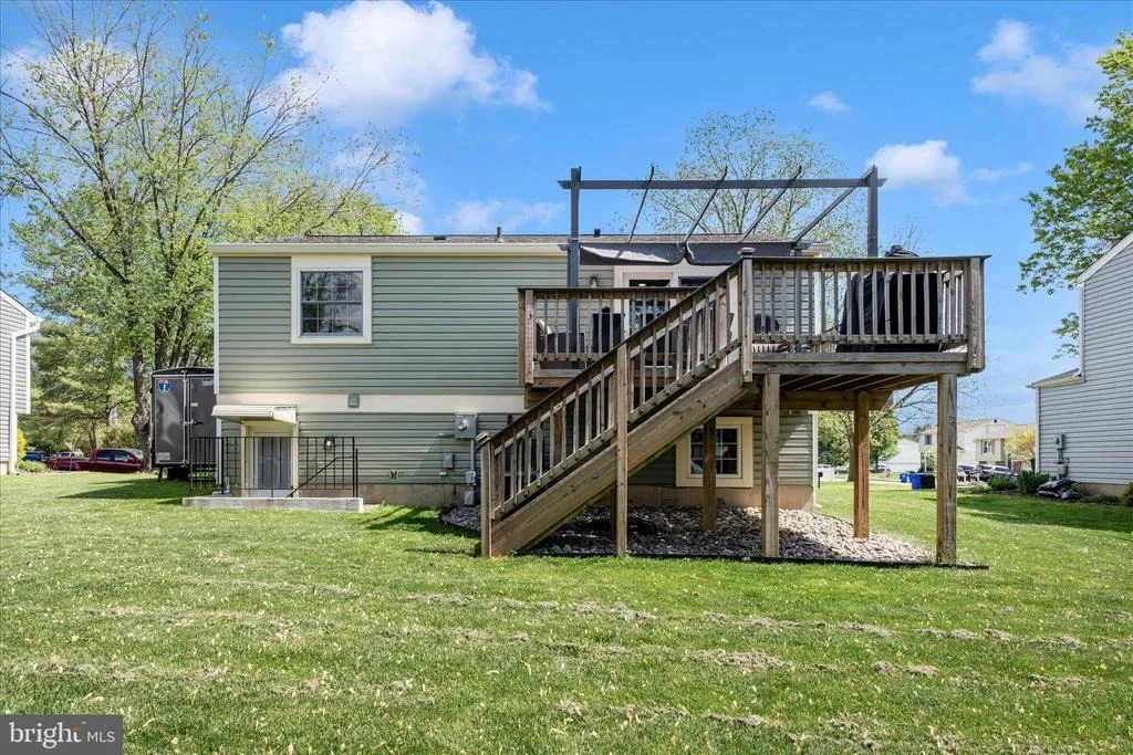 Photo of 5696 PEBBLE DRIVE
