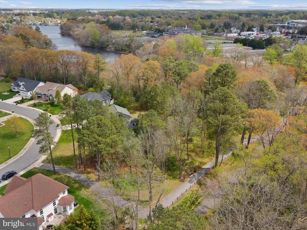 Photo of 200 W SHORE DRIVE