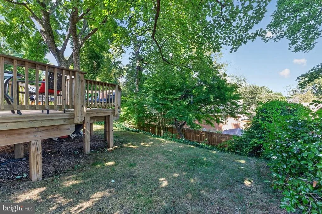 Photo of 1503 CREST ROAD