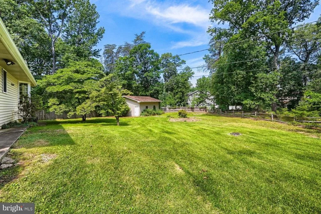 Photo of 304 PINE CIRCLE