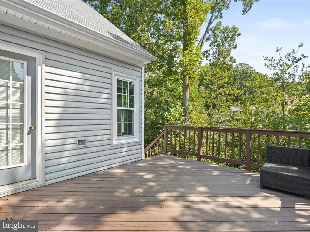 Photo of 15058 HOLLEYSIDE DRIVE