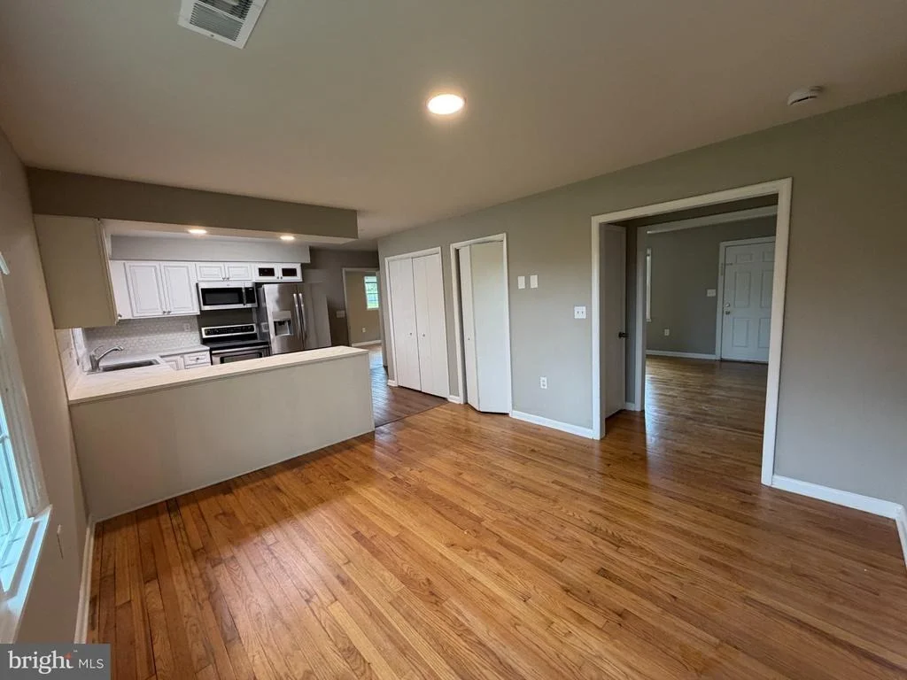 Photo of 3 SPRINGVIEW BOULEVARD