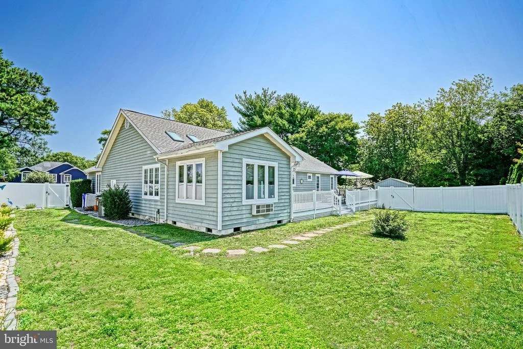 Photo of 30860 EDGEWATER DRIVE