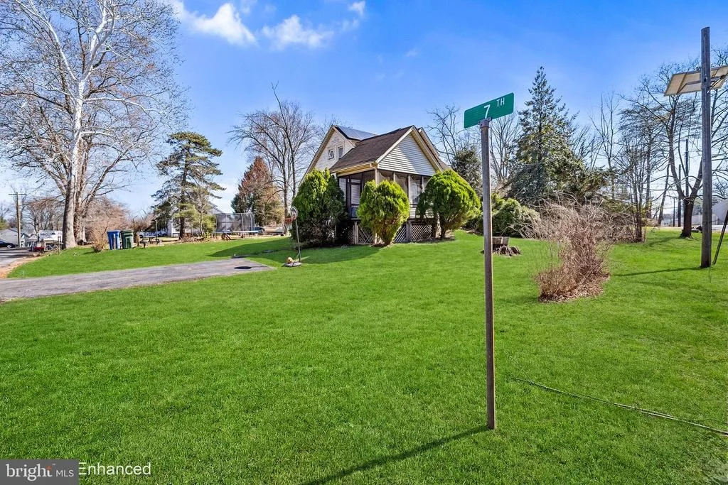 Photo of 607 RAILROAD BOULEVARD