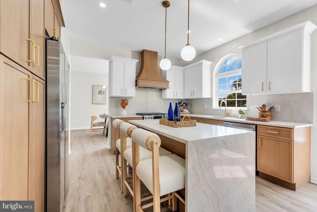 Photo of 1055 HUNTINGDON DRIVE