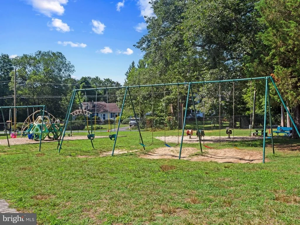 Photo of 1153 HAMPTON ROAD