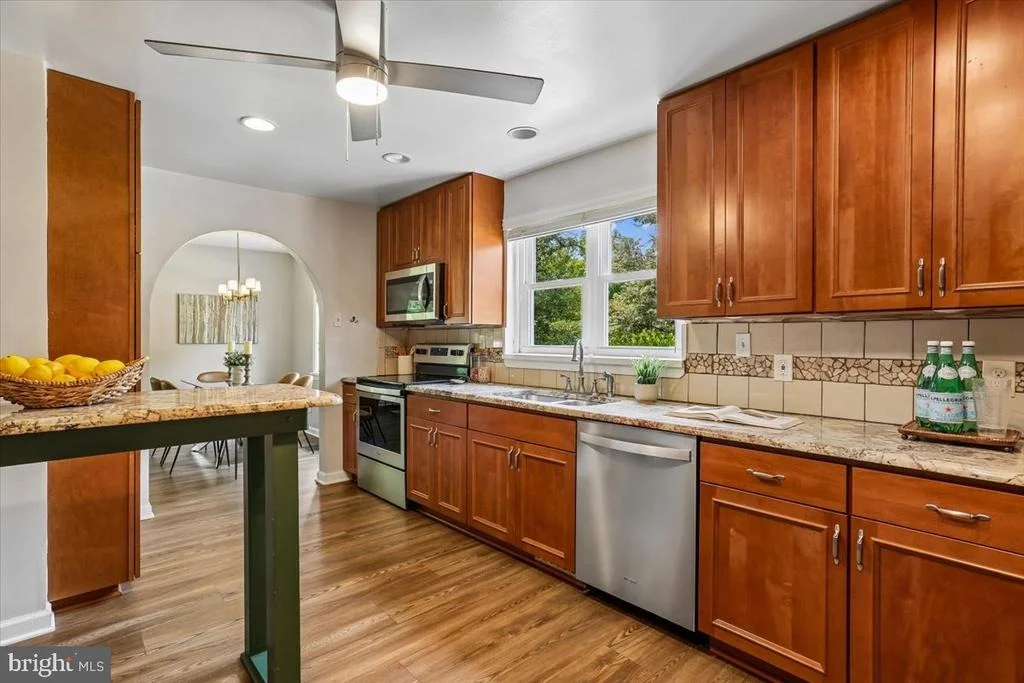 Photo of 10123 CAPITOL VIEW AVENUE