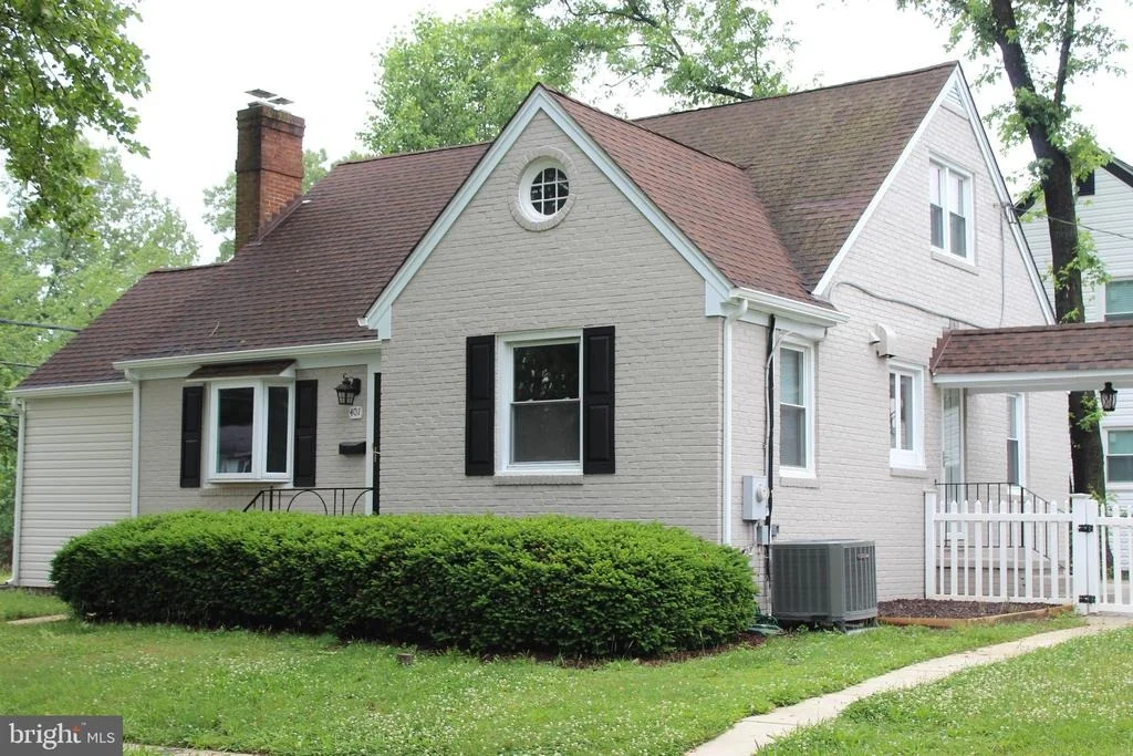 Photo of 401 FOREST VIEW