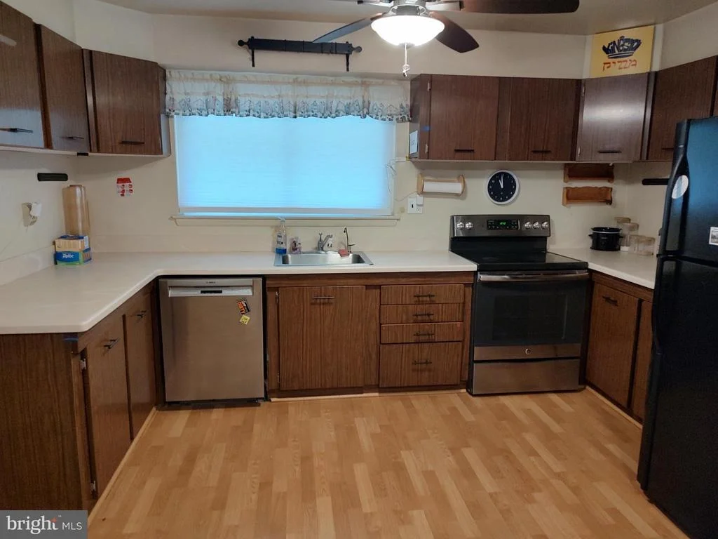 Photo of 420 LAMBERTON DRIVE