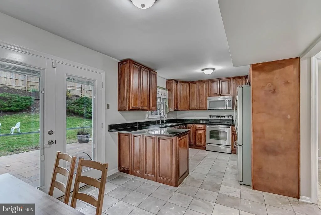 Photo of 2608 VILLAGE LANE