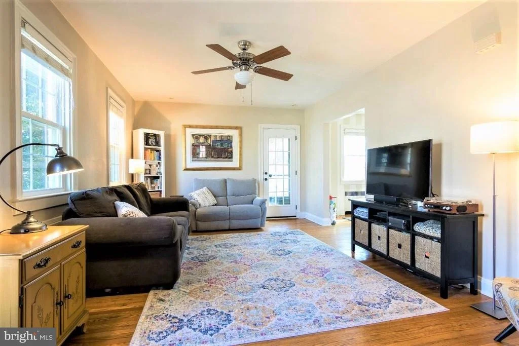 Photo of 620 ALDERSHOT ROAD