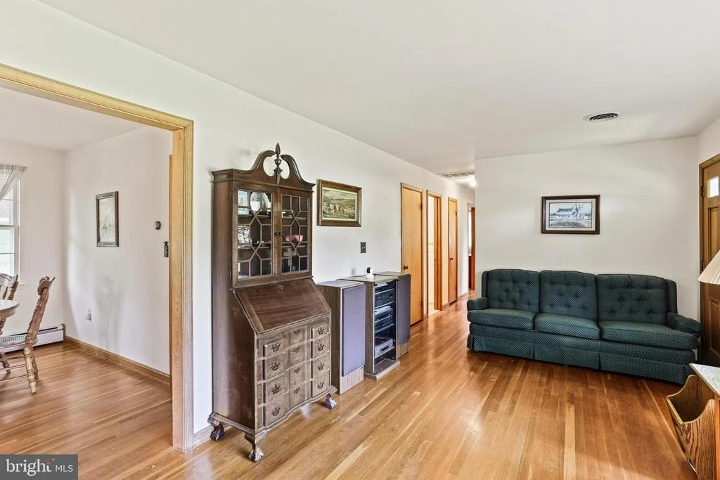 Photo of 24128 DOREEN DRIVE
