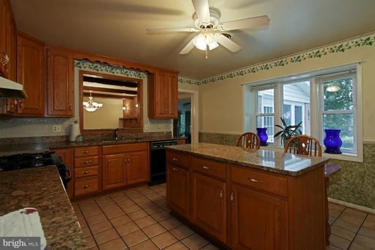 Photo of 8001 RUNNYMEADE DRIVE