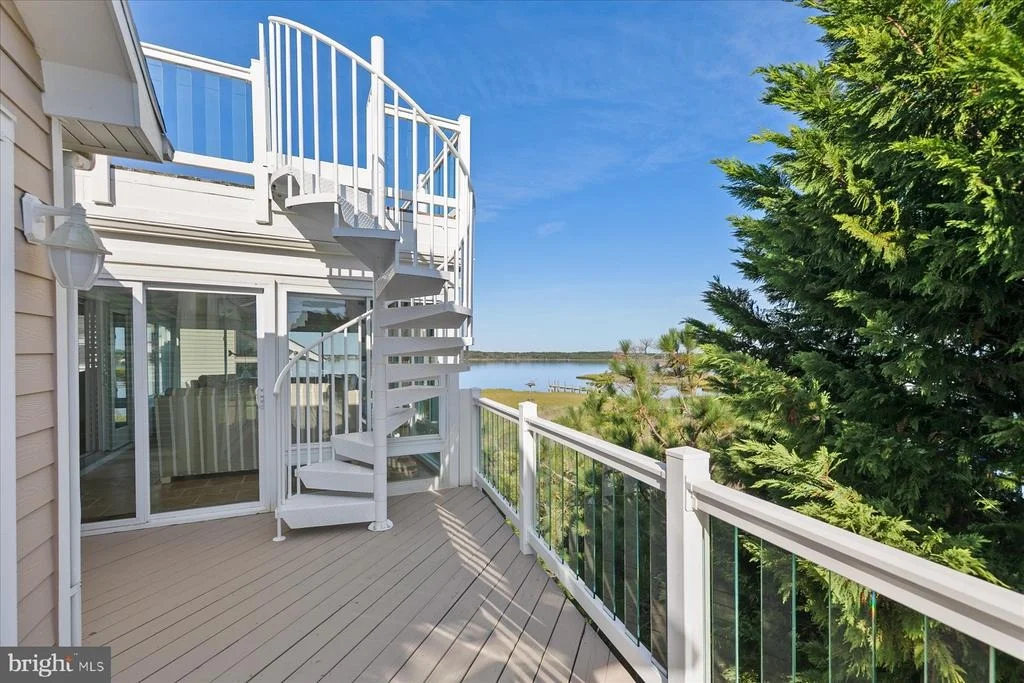 Photo of 36764 BAYSIDE DRIVE
