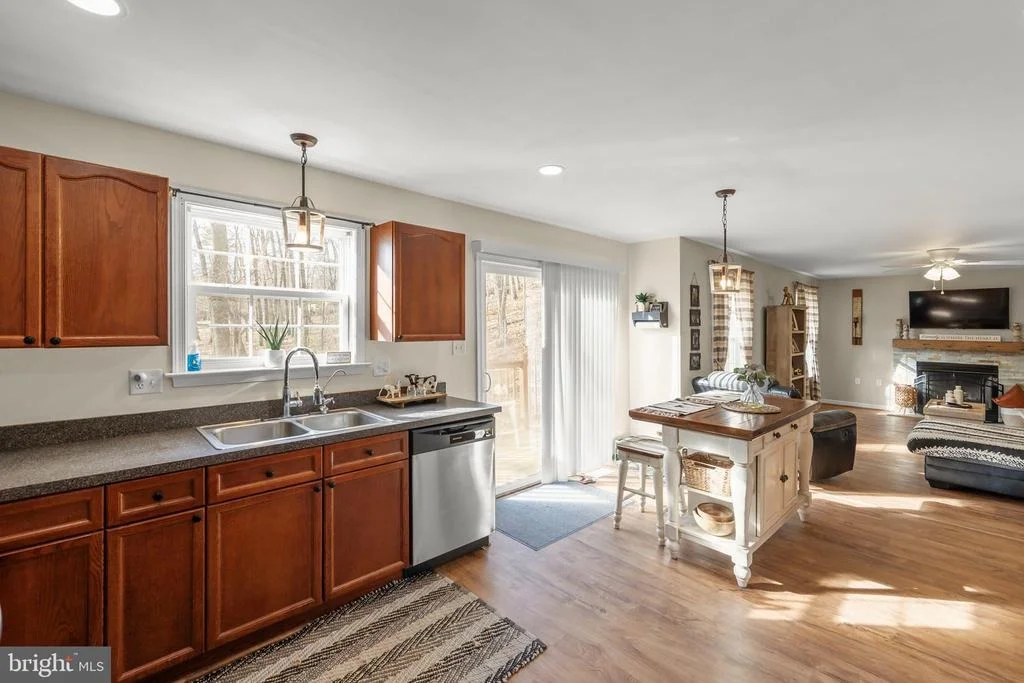 Photo of 1105 HENRY DRIVE