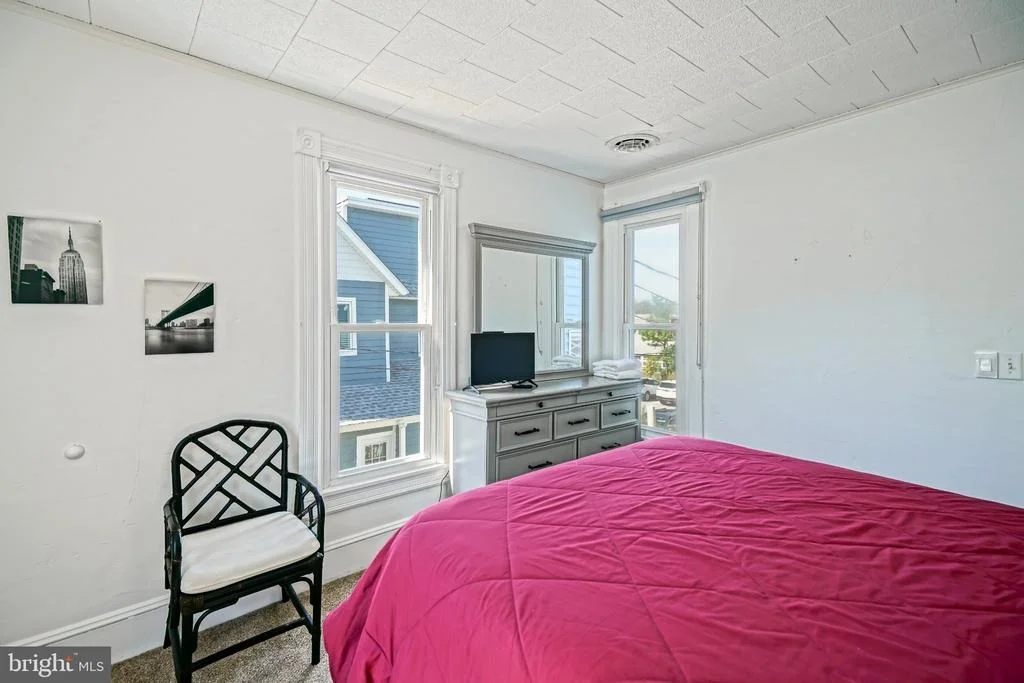 Photo of 18 DELAWARE AVENUE