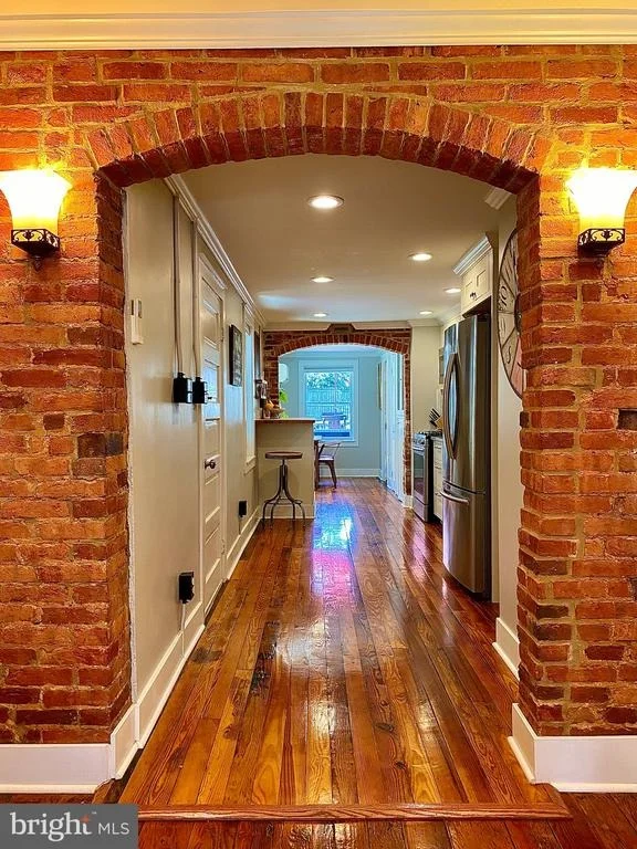 Photo of 37 E 5TH STREET