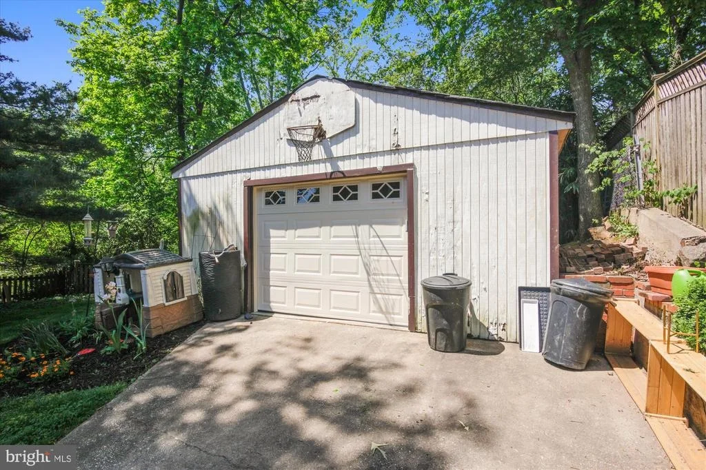 Photo of 10130 BROOKMOOR DRIVE