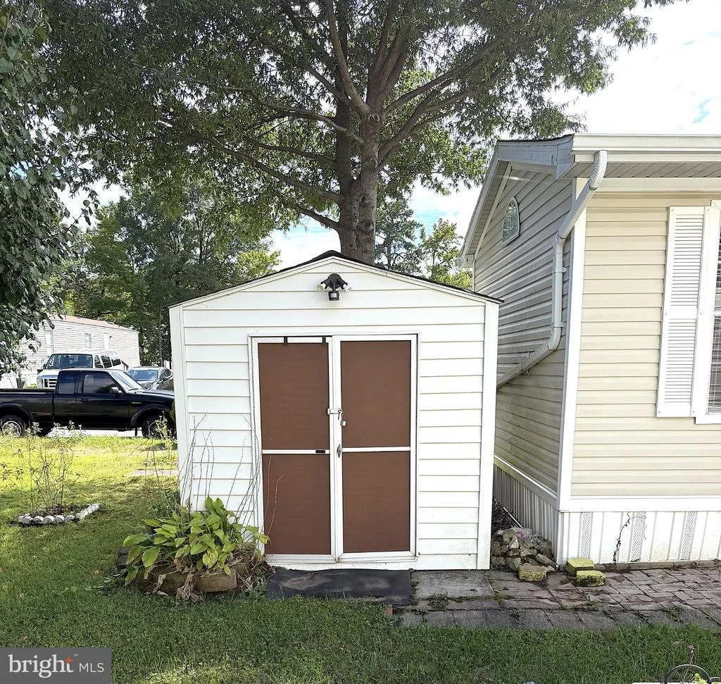 Photo of 101 ROUNDUP ROAD