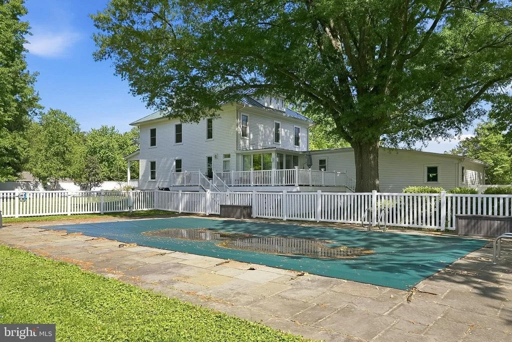 Photo of 9026 SUDLEY ROAD