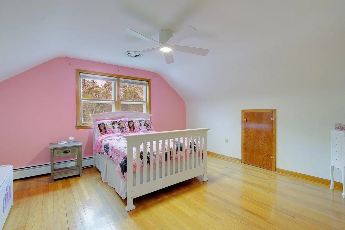 Photo of 818 CEDARCROFT DRIVE