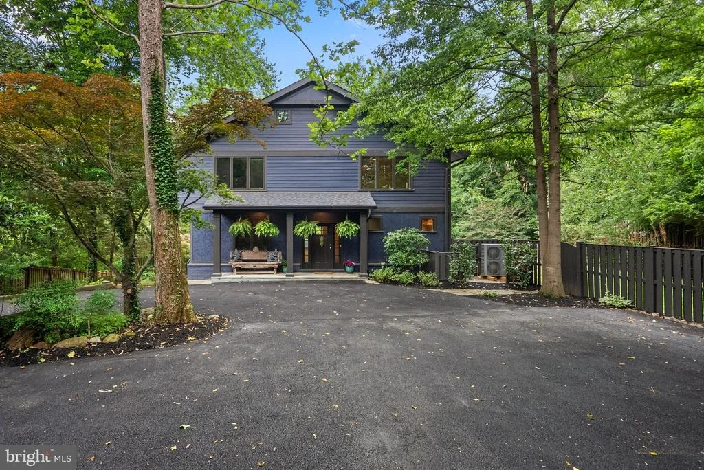 Photo of 8025 RIVERSIDE DRIVE