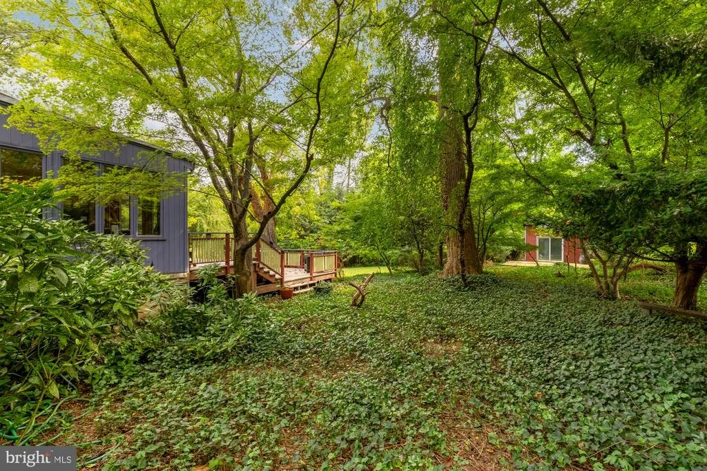 Photo of 9407 HALE PLACE