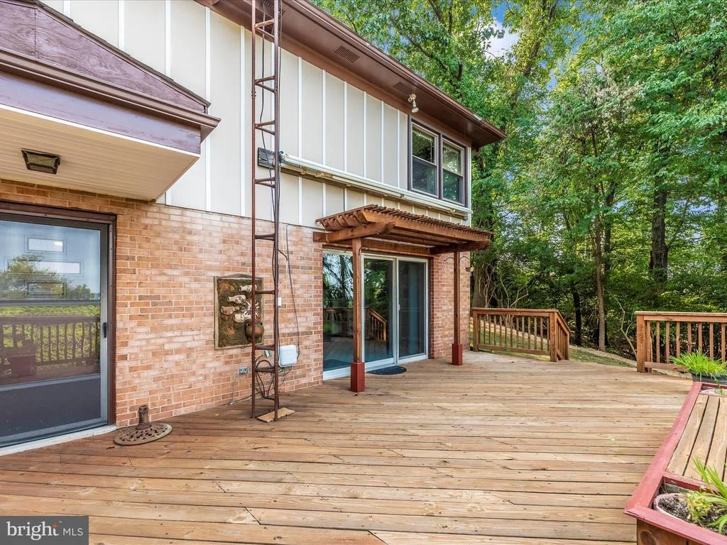 Photo of 7502 RIDGE ROAD