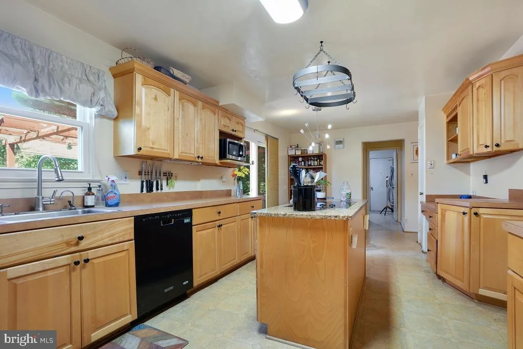 Photo of 14320 CANTRELL ROAD