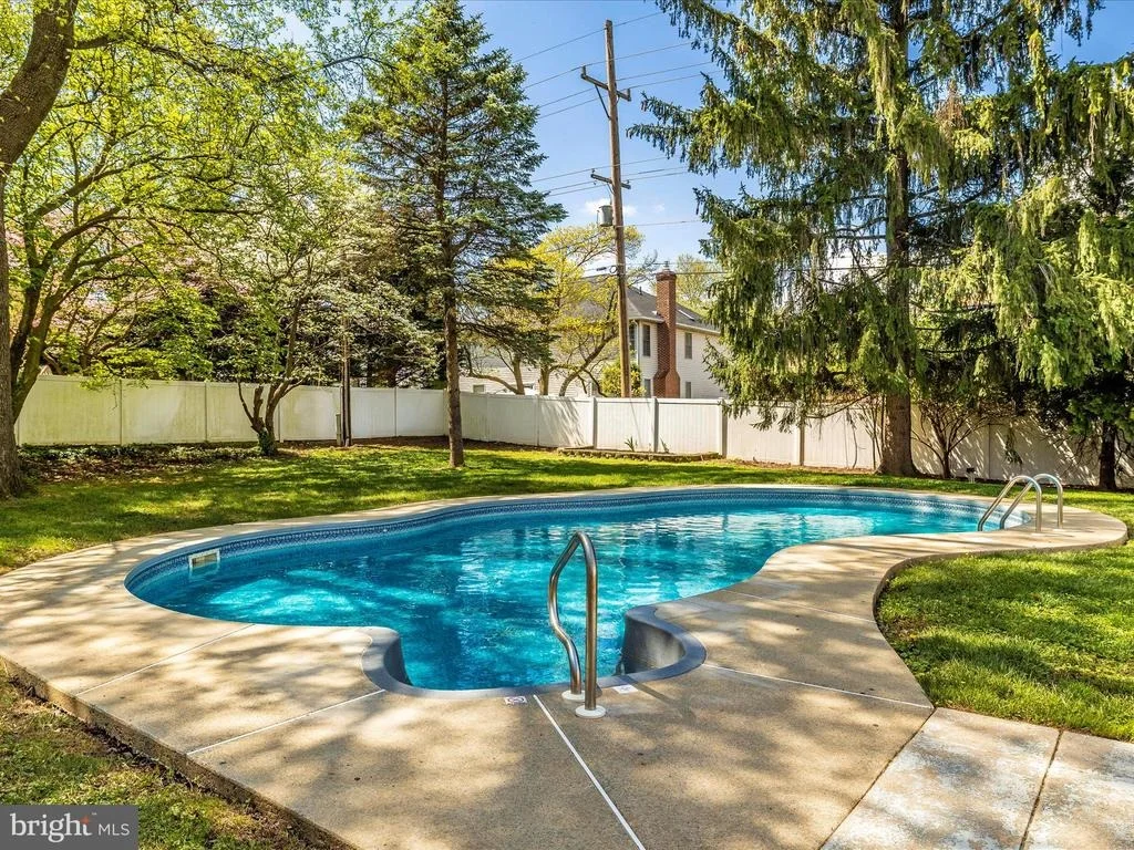 Photo of 131 FAIRVIEW AVENUE