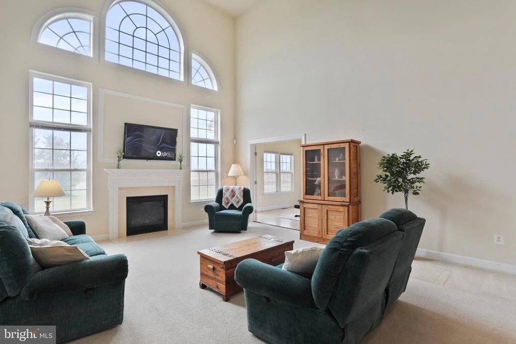 Photo of 10138 ROULETTE DRIVE