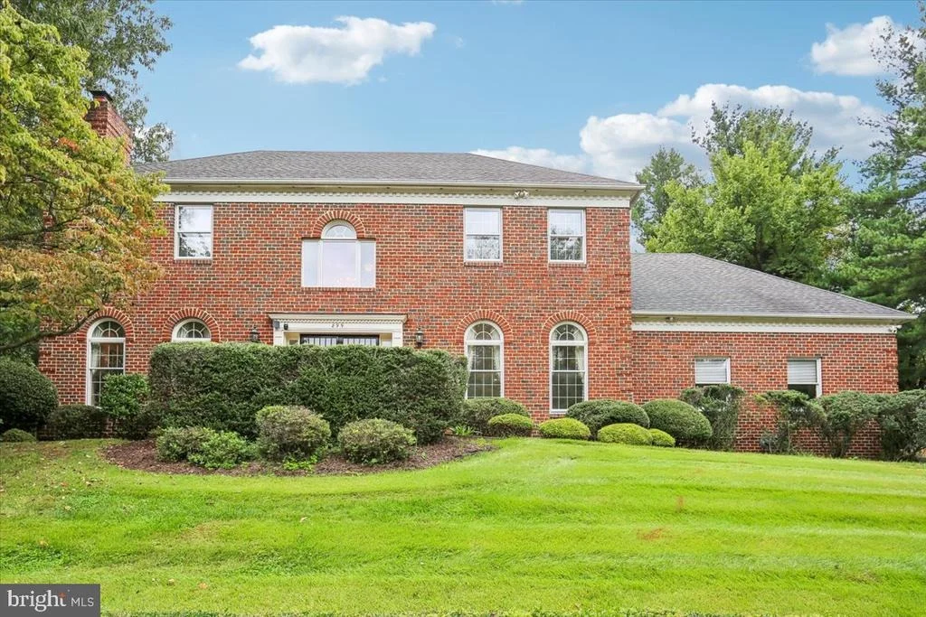 Photo of 899 LINGANORE DRIVE