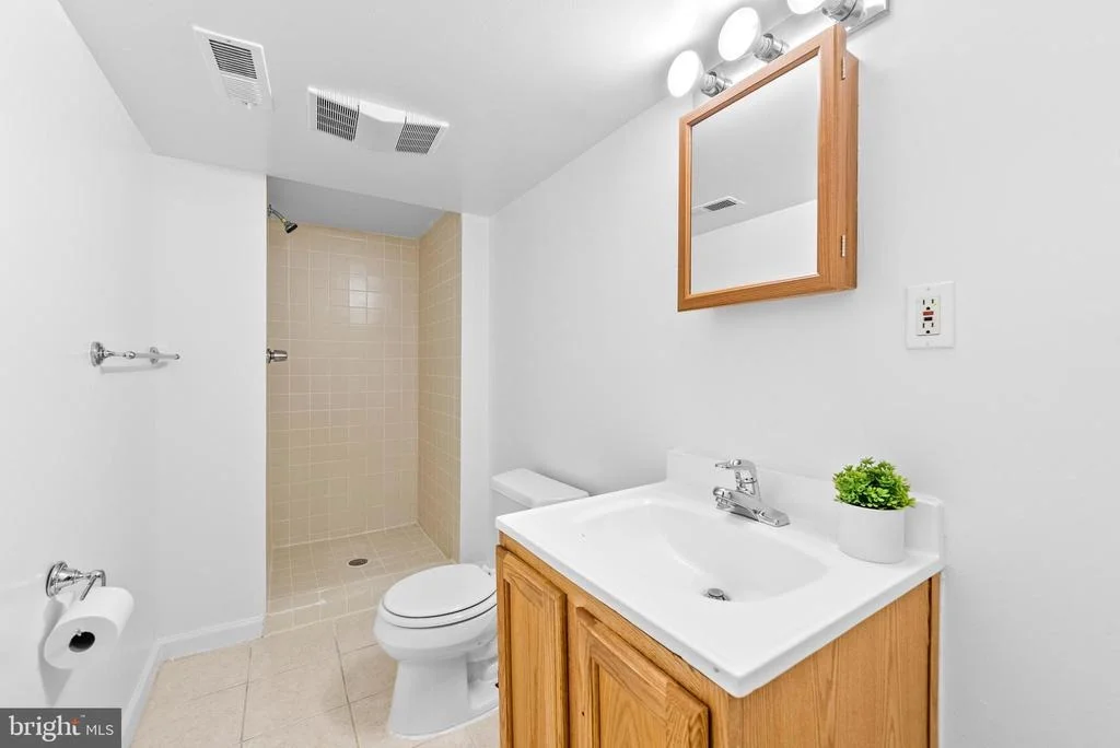 Photo of 232 TUCKERMAN STREET NW