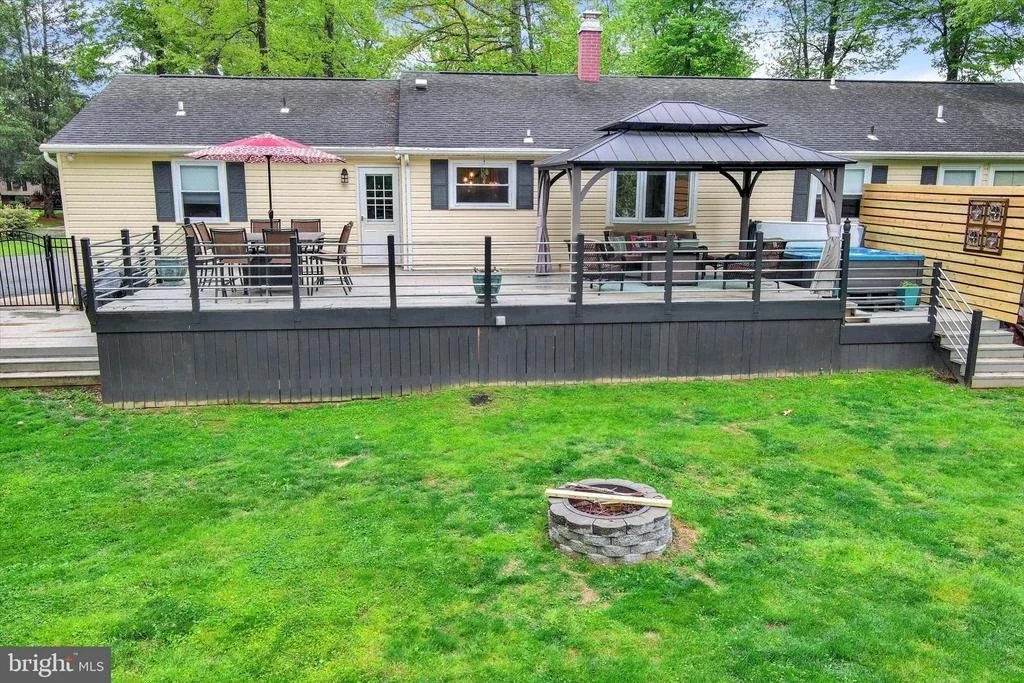 Photo of 4296 WOLF HILL DRIVE