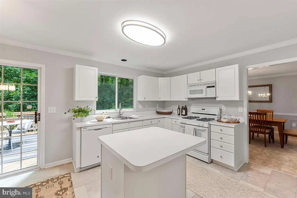 Photo of 15015 HUNTER MOUNTAIN LANE
