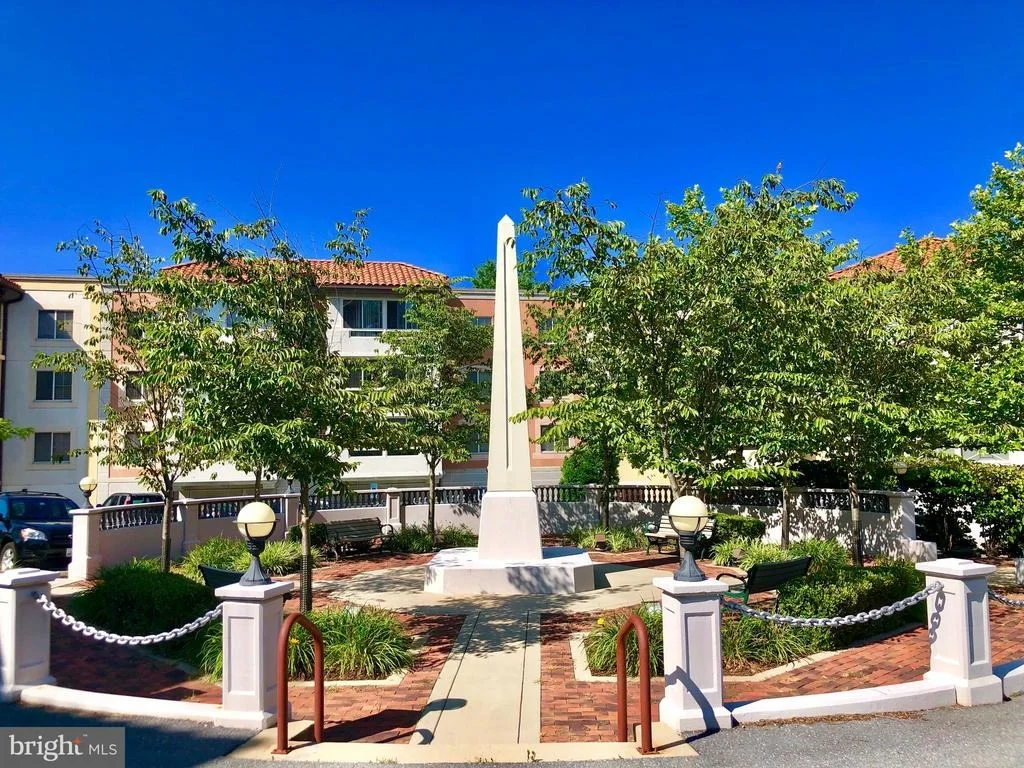 Photo of Unit 306 at 14801 PENNFIELD CIRCLE