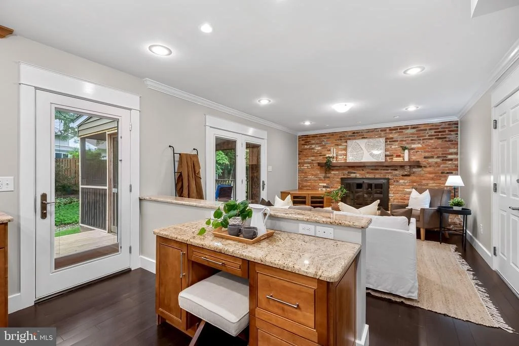 Photo of 427 YORKSHIRE DRIVE