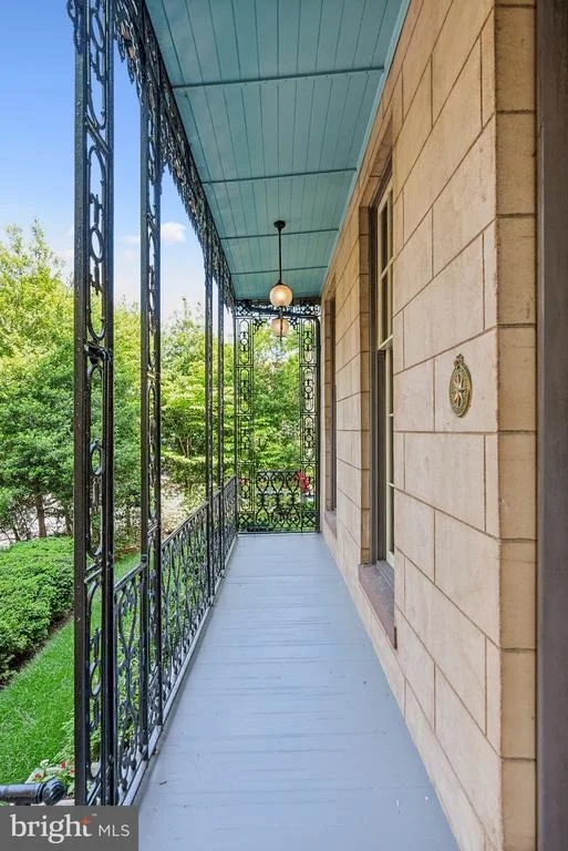 Photo of 1527 35TH STREET NW