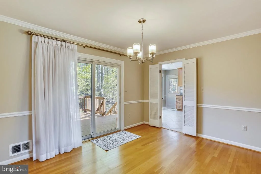 Photo of 19005 PLUMMER DRIVE
