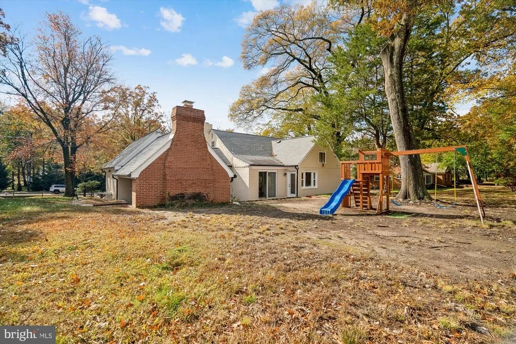 Photo of 7110 RIVERDALE ROAD