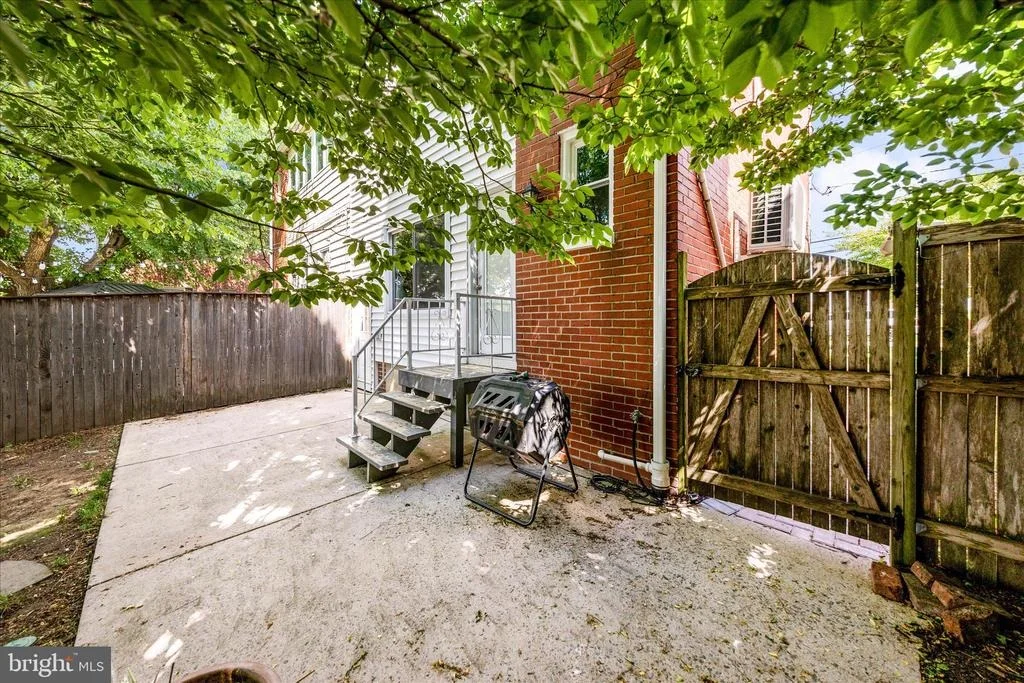 Photo of 209 MONROE AVENUE