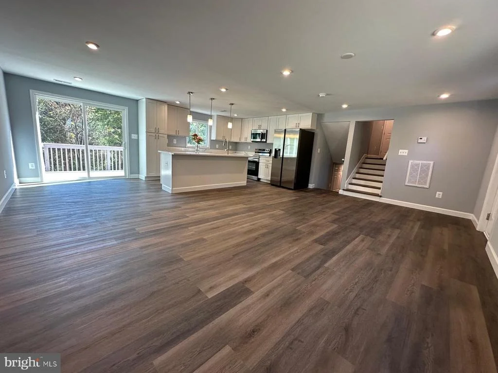 Photo of 2016 RIVERMONT DRIVE