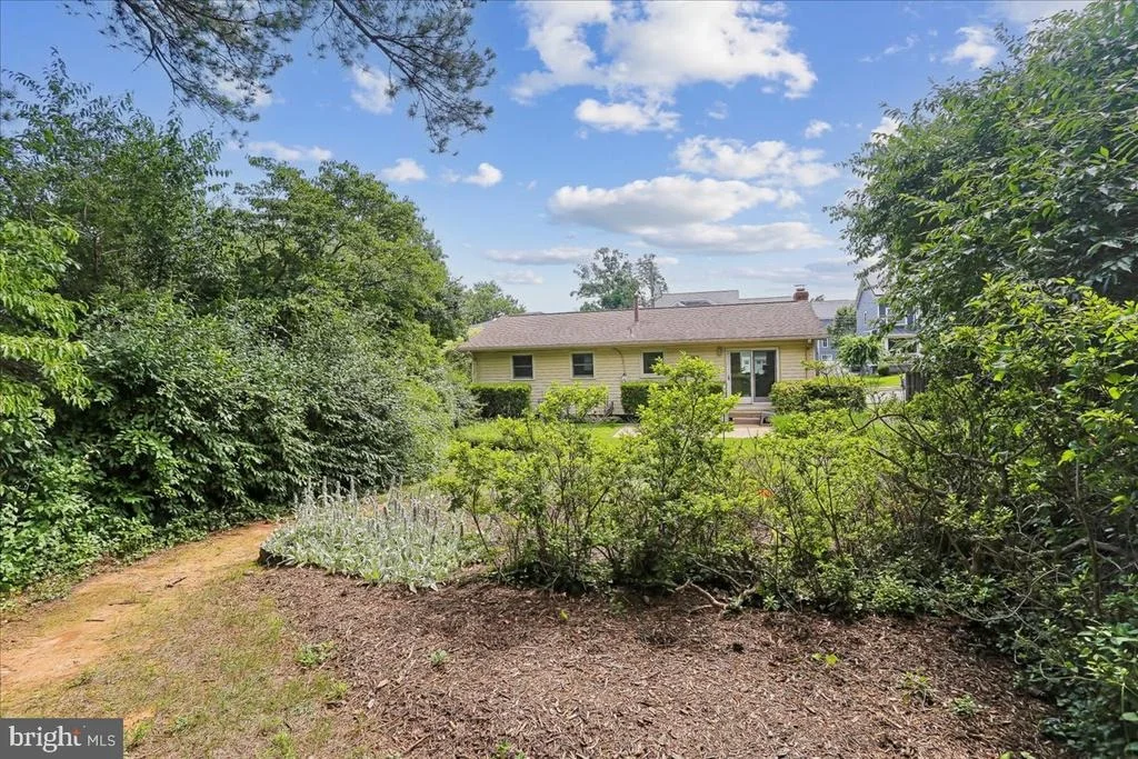 Photo of 3604 HERITAGE LANE