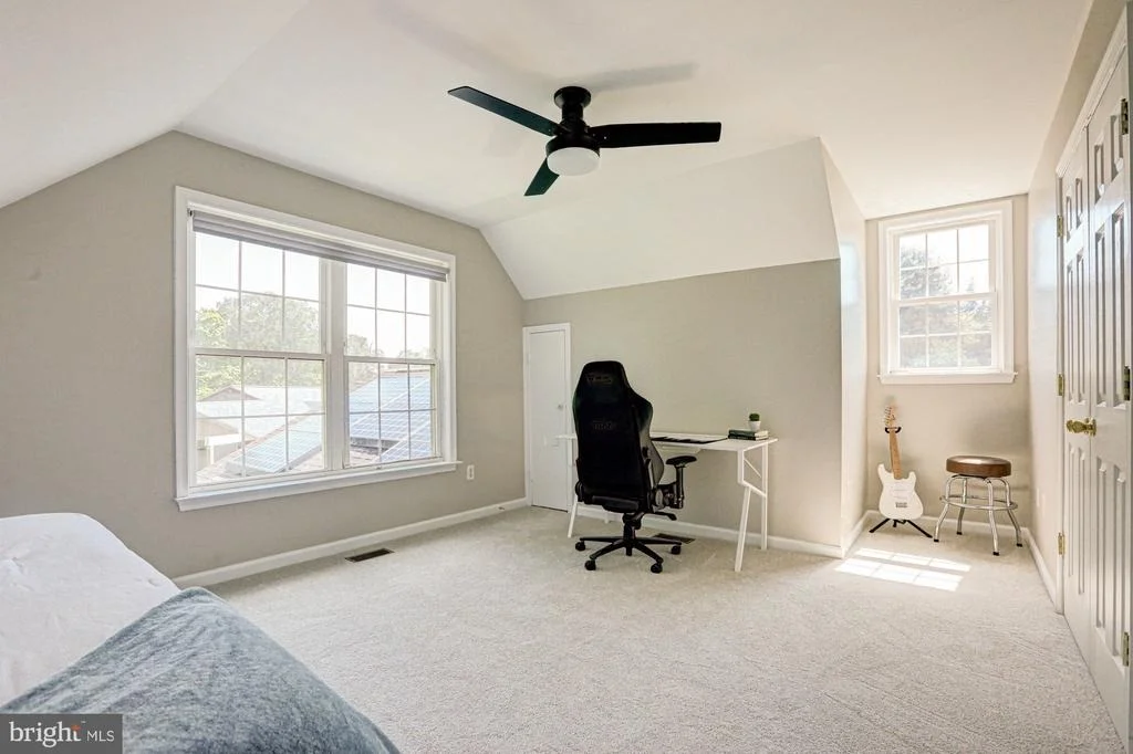 Photo of 119 N MEADOW DRIVE