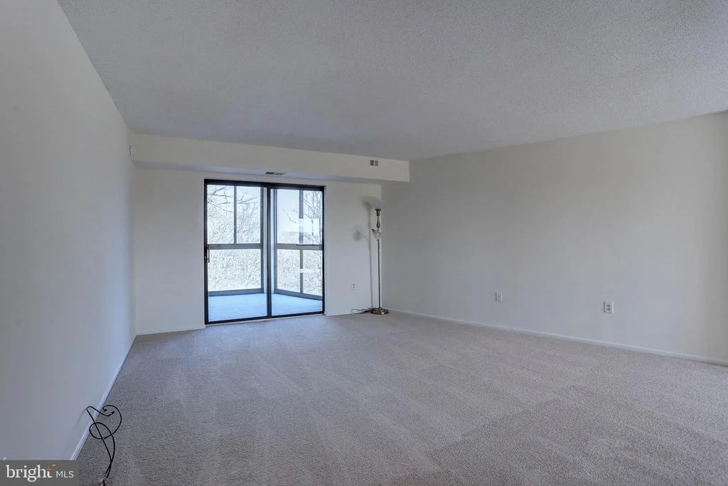 Photo of Unit 3826 at 15115 INTERLACHEN DRIVE