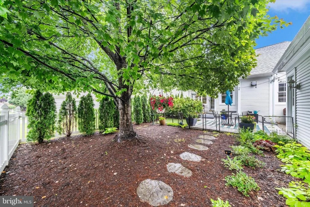 Photo of 2447 MERCHANT STREET