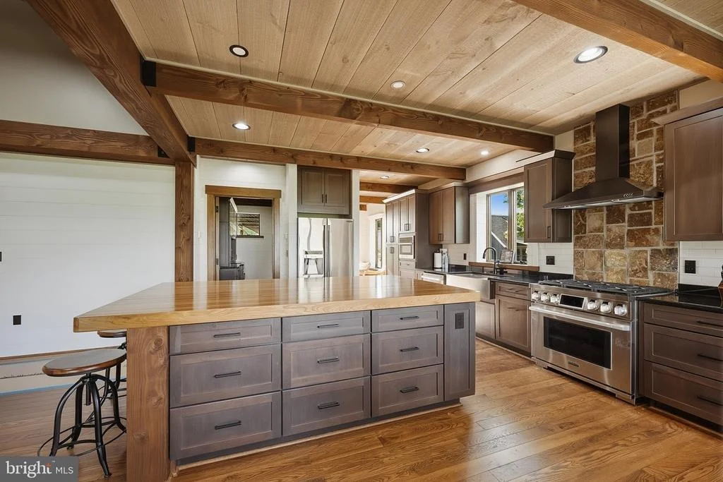Photo of 415 NAZELROD ROAD