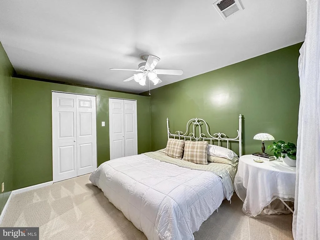 Photo of 325 SOAPSTONE LANE