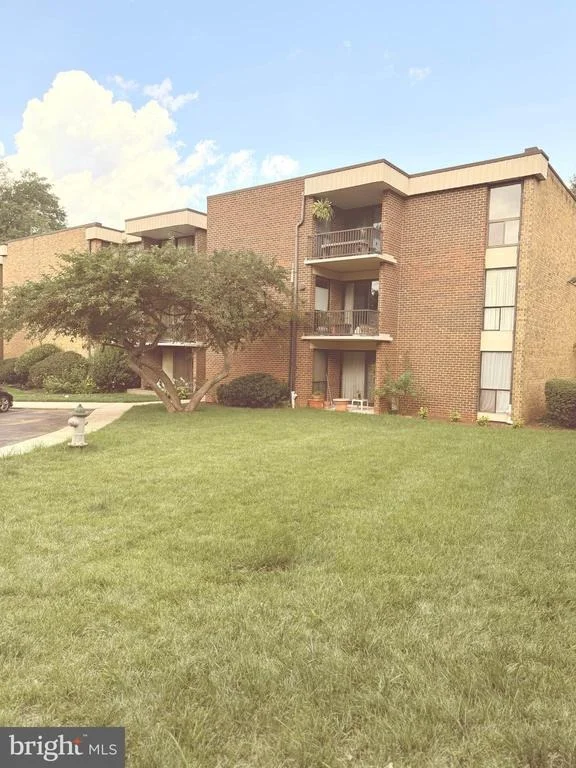 Photo of Unit 6101 at 9903 BLUNDON DRIVE