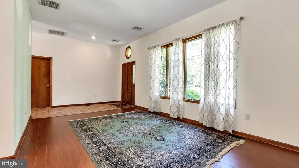 Photo of 14565 HONEYSUCKLE WAY